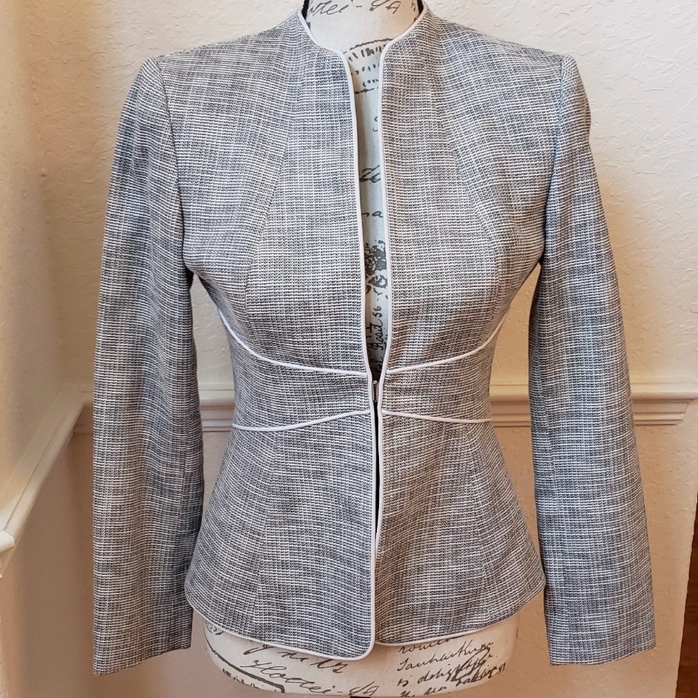Tahari Blazer Gray White size 2p